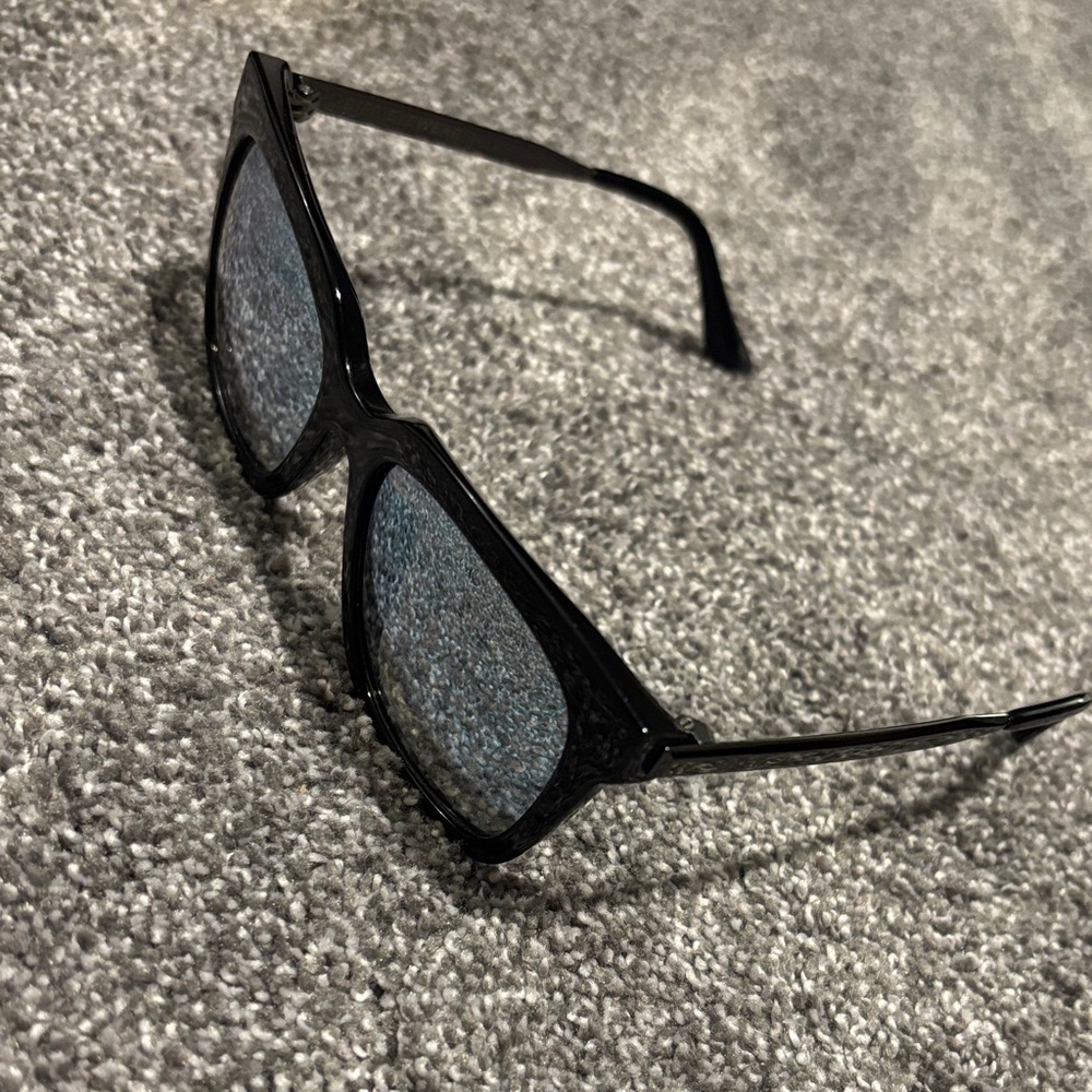 DIFF Bella Black Sunglasses with Light BlueMirror… - image 3